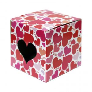 Коробка для кружки с вырезом, розовые сердца